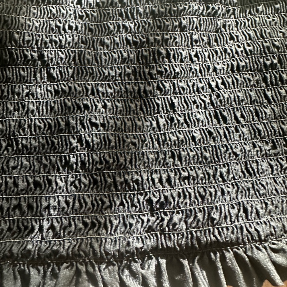 Solido Smocked Top with Ruffle edge - Picture 5 of 6